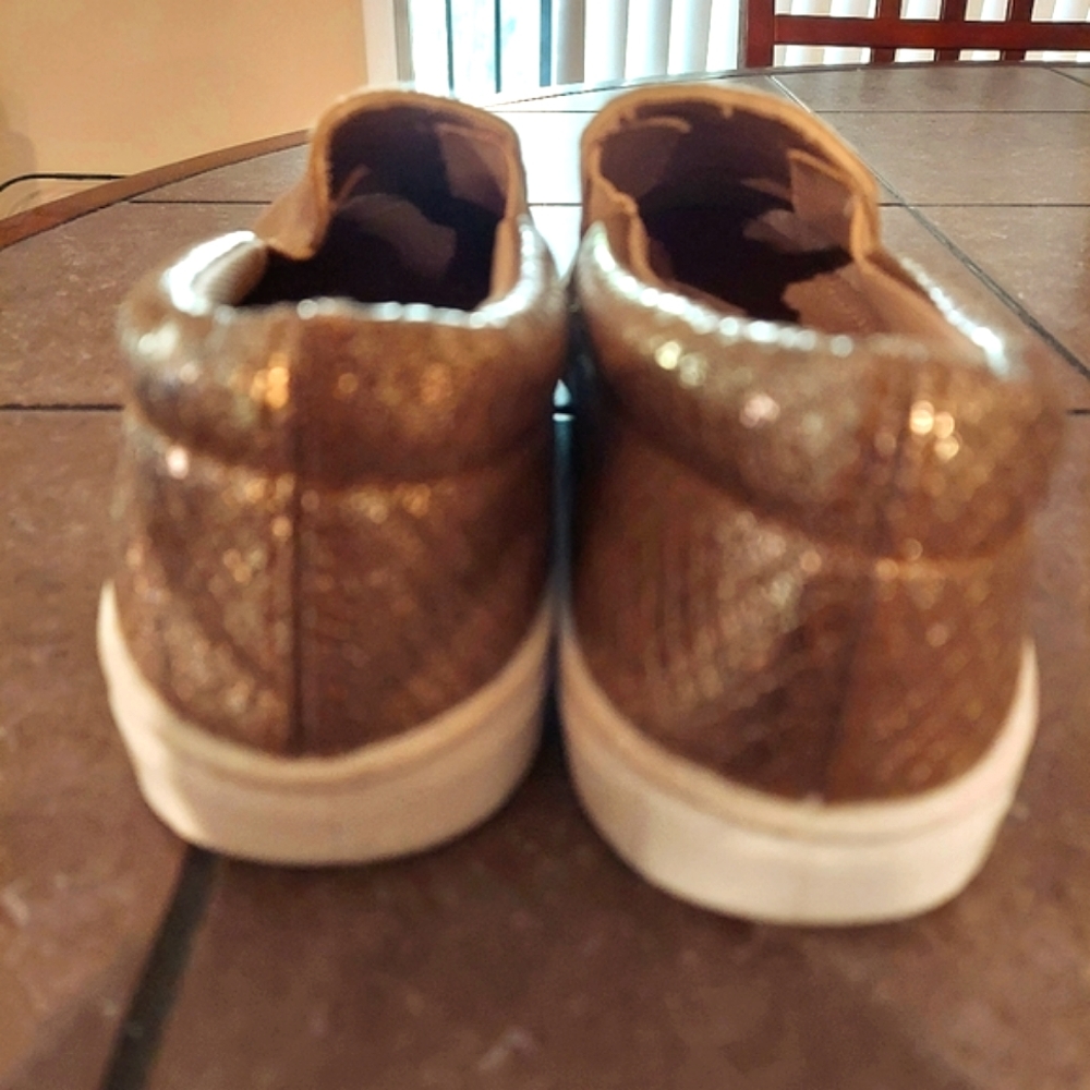 ✅️SOLD - Niki metallic gold slip-ons, 9 - Picture 6 of 6